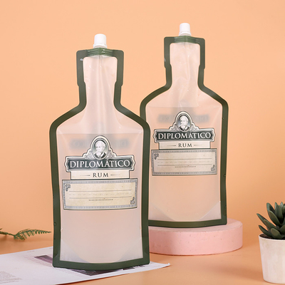 L'emballage liquide de CPP tiennent la poche 180mic de bec pour des boissons